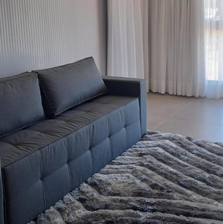 Em Apartment *